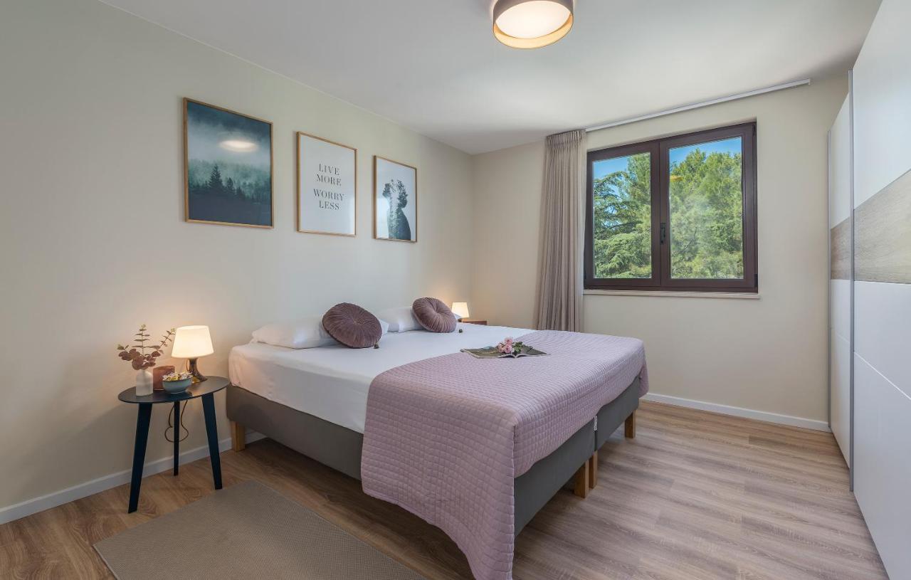 Just Renovated Stylish 2 Bedrooms Apartment Only A Few Steps From The Beach! Novigrad Istria Dış mekan fotoğraf