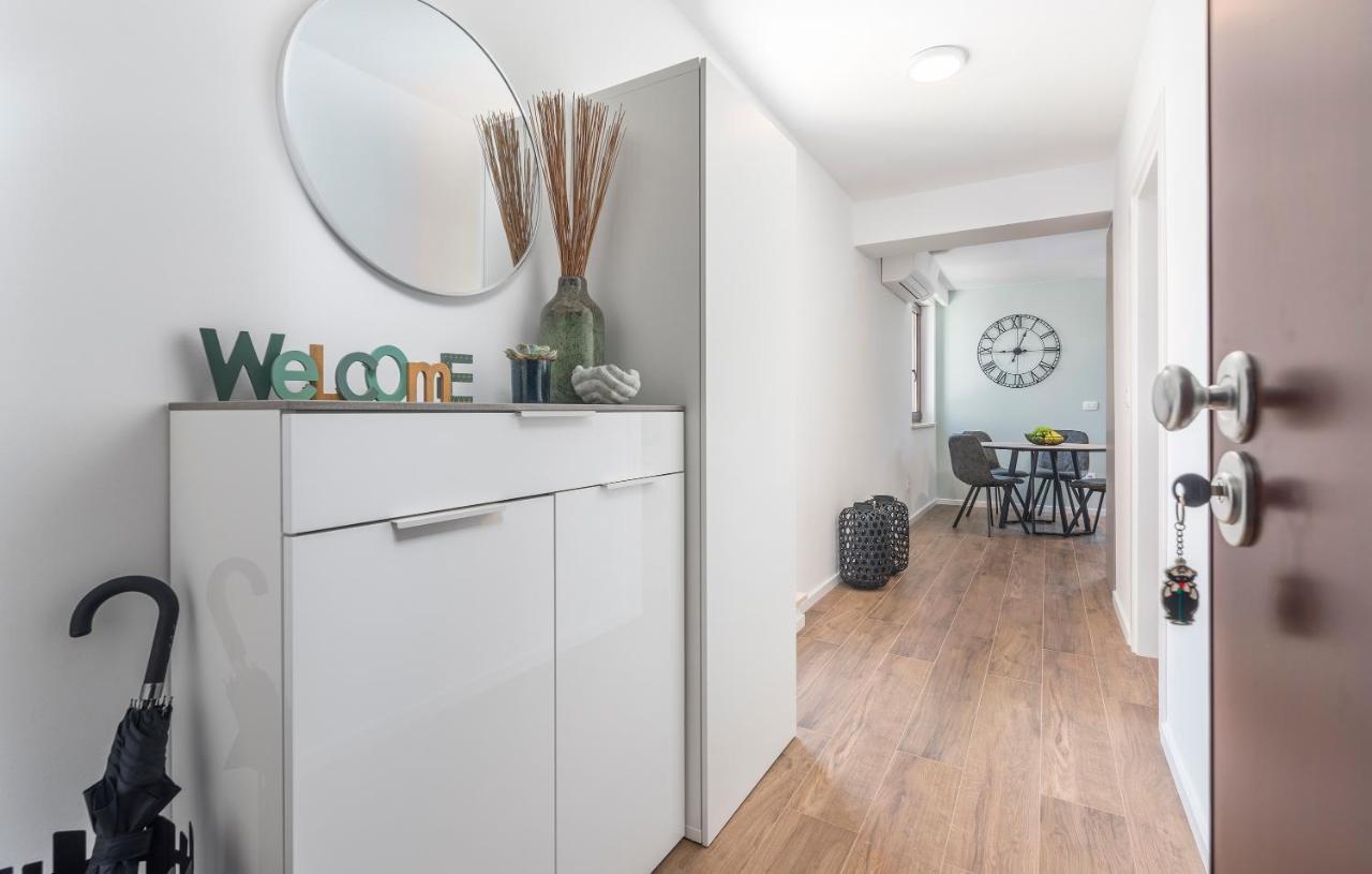 Just Renovated Stylish 2 Bedrooms Apartment Only A Few Steps From The Beach! Novigrad Istria Dış mekan fotoğraf