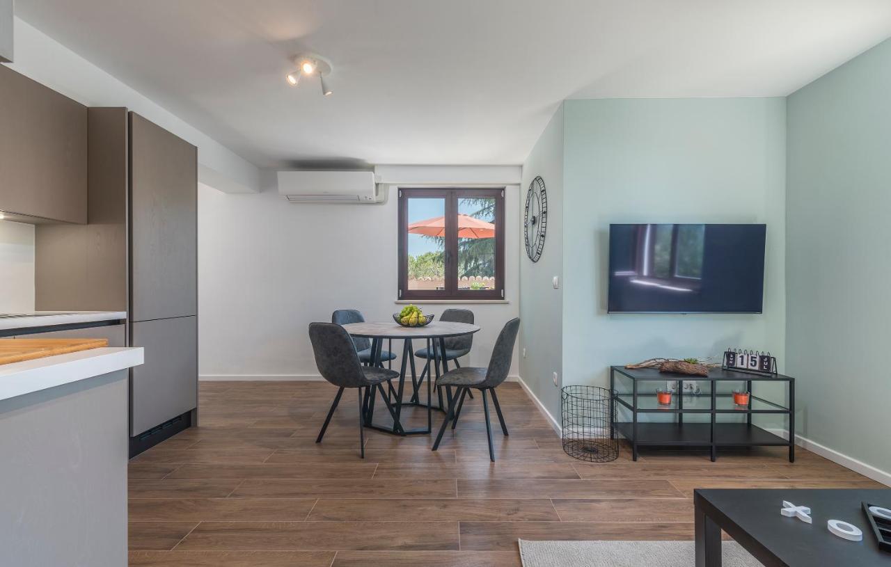 Just Renovated Stylish 2 Bedrooms Apartment Only A Few Steps From The Beach! Novigrad Istria Dış mekan fotoğraf
