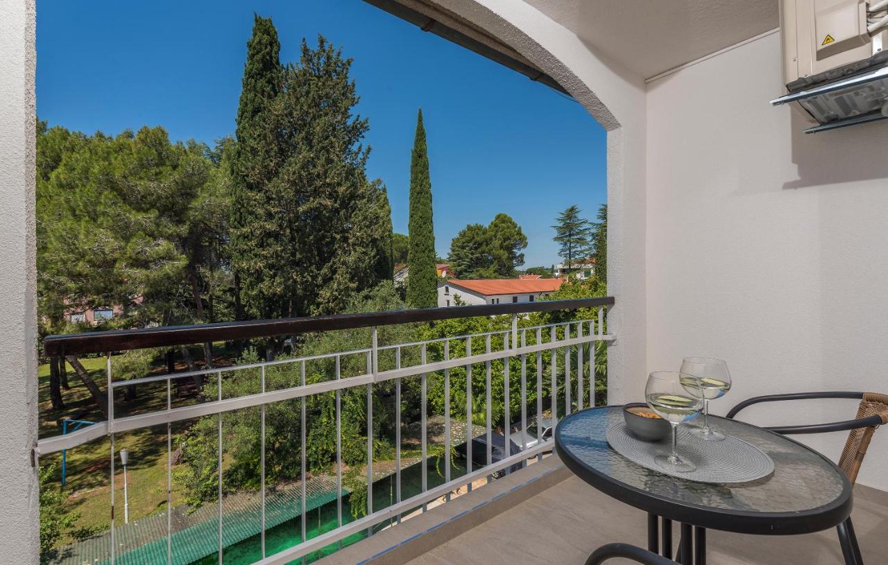 Just Renovated Stylish 2 Bedrooms Apartment Only A Few Steps From The Beach! Novigrad Istria Dış mekan fotoğraf
