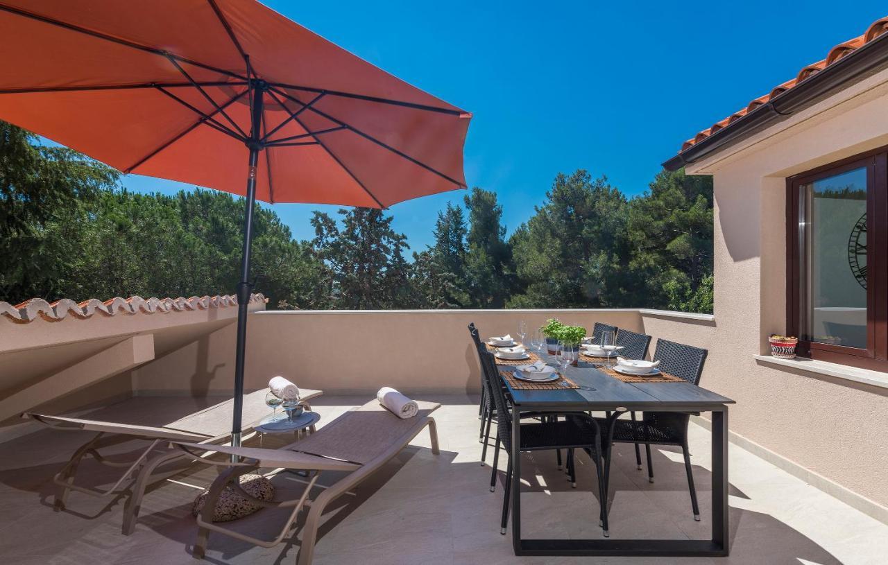 Just Renovated Stylish 2 Bedrooms Apartment Only A Few Steps From The Beach! Novigrad Istria Dış mekan fotoğraf